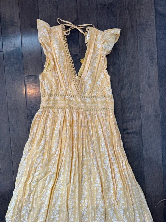 In Bloom Yellow Floral V-Neck Maxi with Flutter Sleeves - Picture 2 of 6